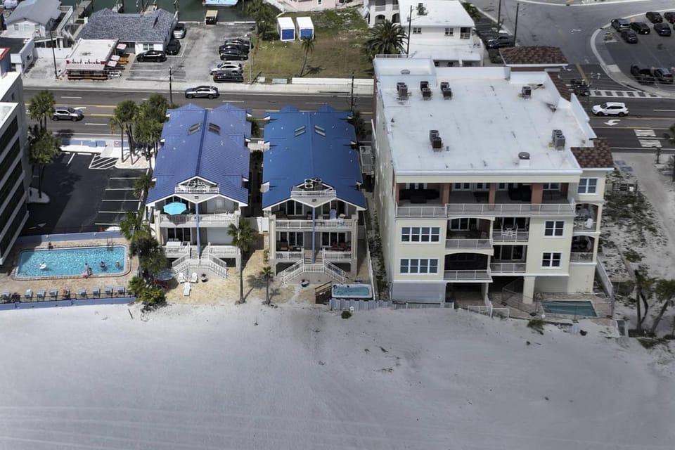 Admirals Townhouse House in Madeira Beach