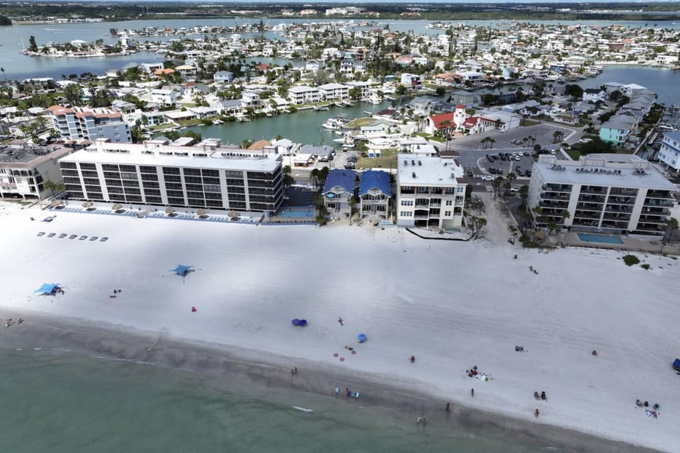 Admirals Townhouse House in Madeira Beach