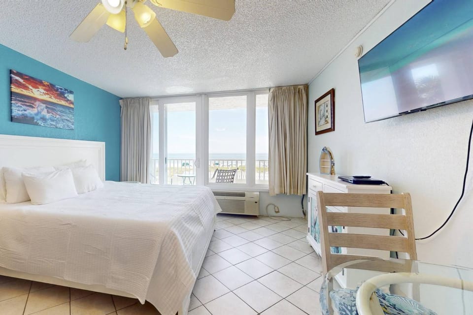216 - Island Inn House in Treasure Island