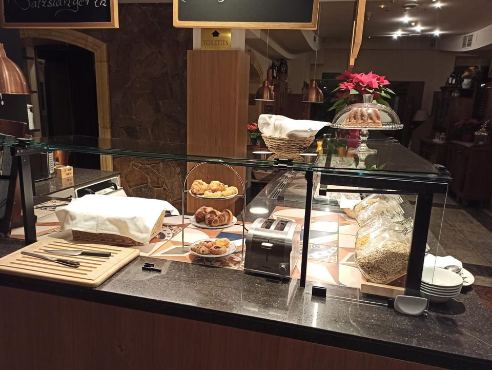 Breakfast, Buffet breakfast