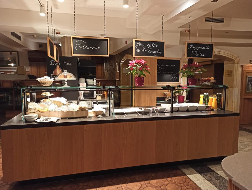 Breakfast, Buffet breakfast