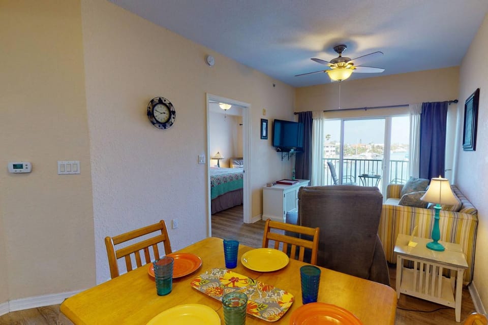 305 - Skyline House in Madeira Beach