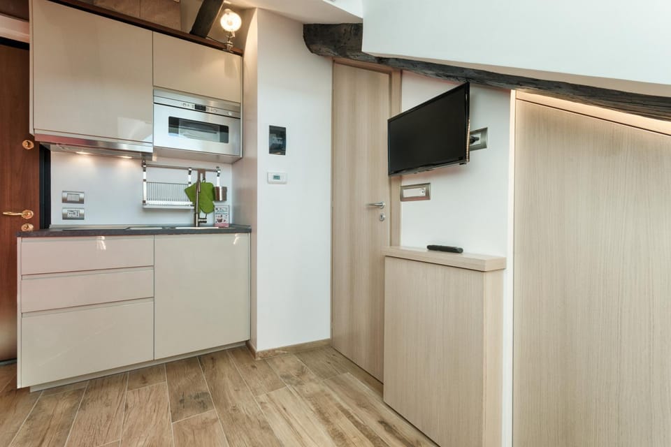 TV and multimedia, Kitchen or kitchenette