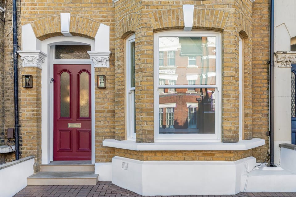 Property building, Facade/entrance, Day