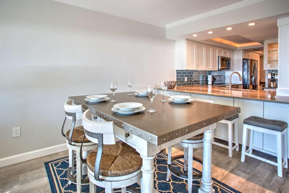 8-205 - Lands End House in Sunset Beach