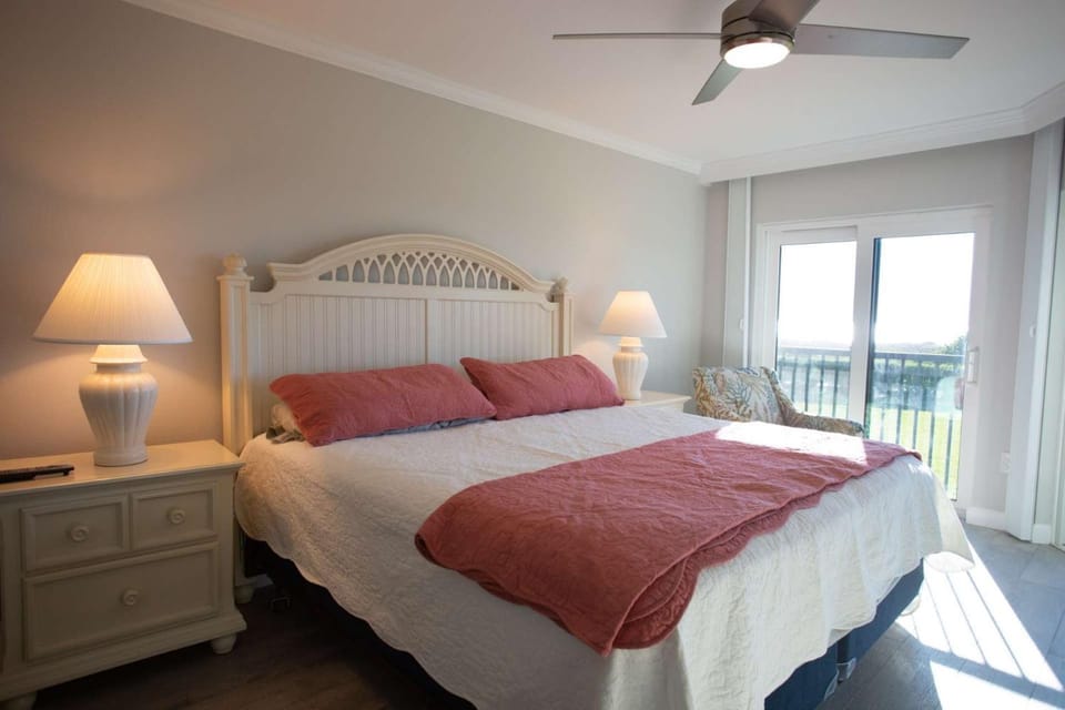 8-205 - Lands End House in Sunset Beach