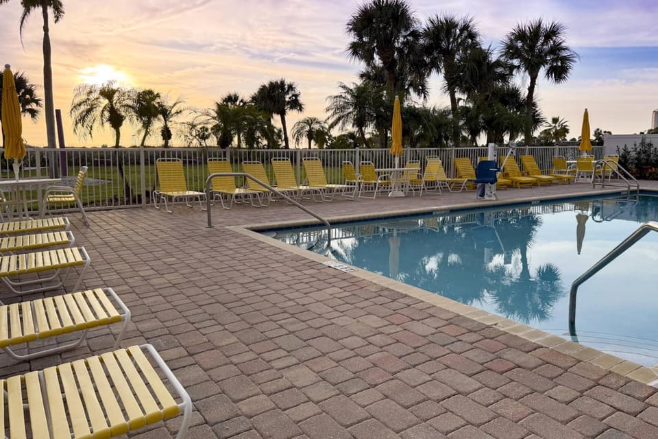 607 - South Beach Condos House in Treasure Island