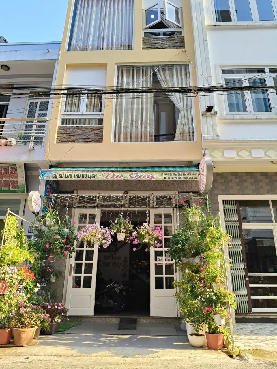 Property building, Facade/entrance