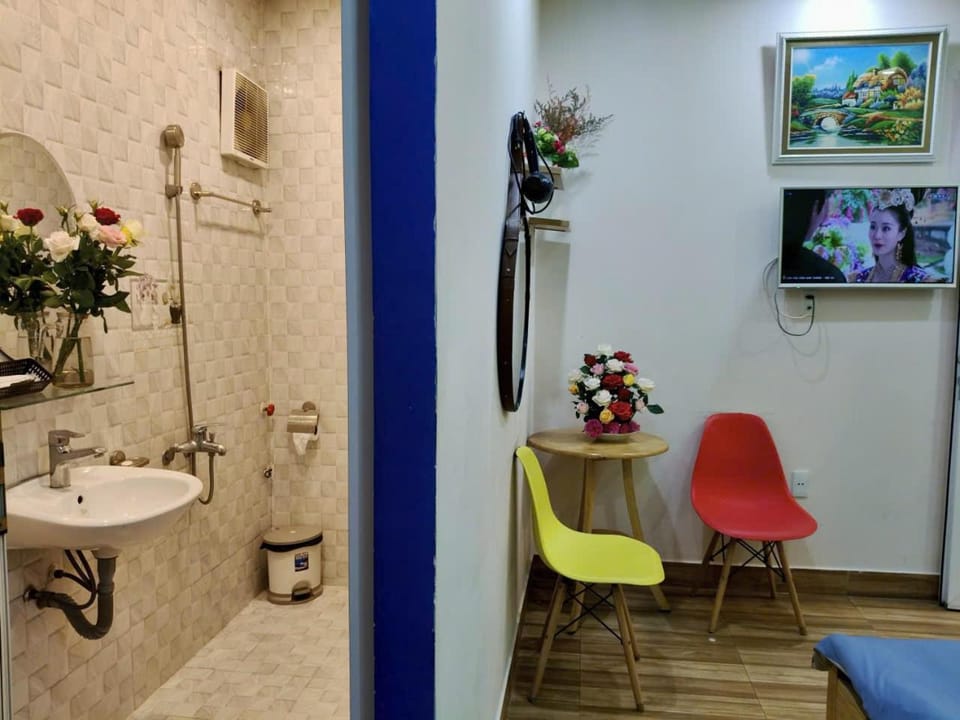 Bathroom, TV and multimedia