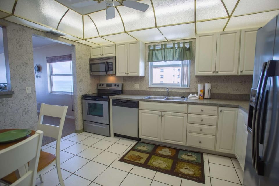 408 - Sea Breeze House in Madeira Beach