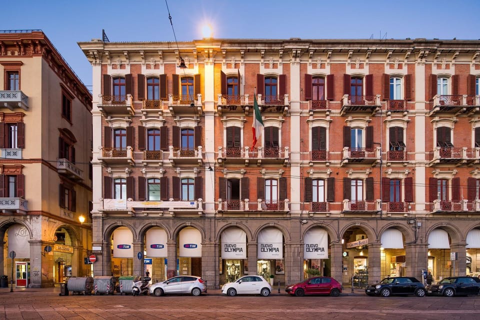 Property building, Facade/entrance, Off site, Summer, Sunset
