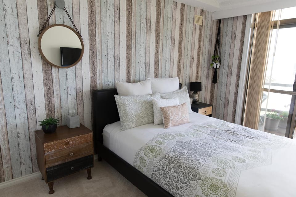 Bed, Bedroom, Sea view
