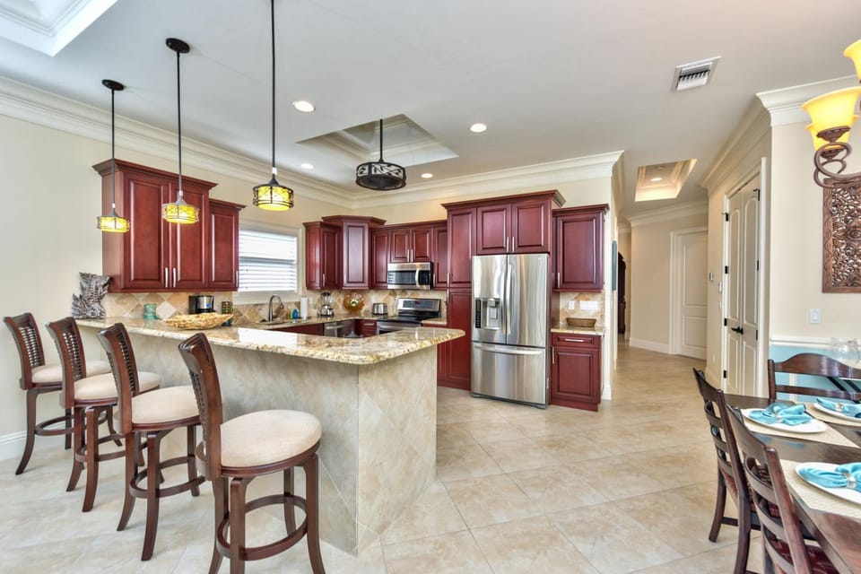 Kitchen or kitchenette, Dining area, dishwasher, oven, stove, toaster
