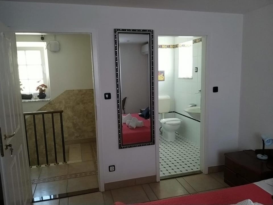 Riva Rooms Bed and Breakfast in Bol