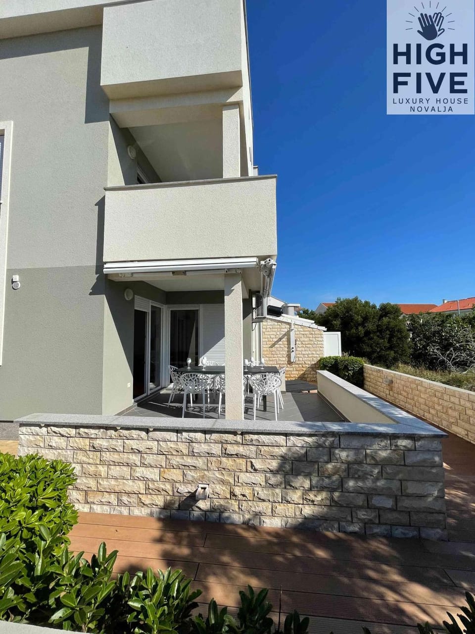 Property building, Patio, Garden