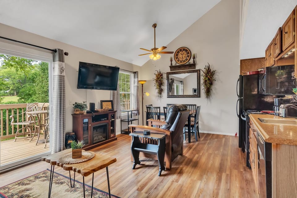 Tuscany on Taneycomo Condo Apartment in Branson