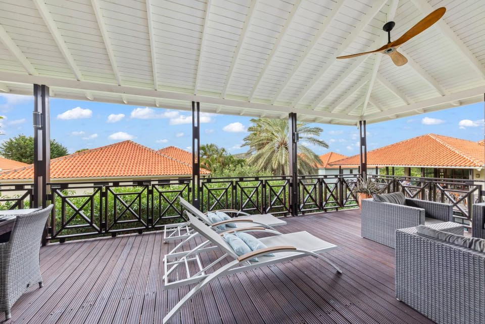 Balcony/Terrace, sunbed