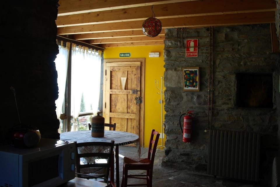 MIL MADREÑAS ROJAS Apartment in Castile and León