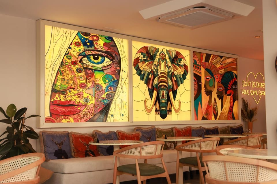 Restaurant/places to eat, Decorative detail, Seating area, Food