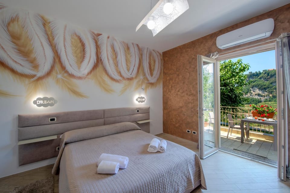 Bed, Balcony/Terrace, Photo of the whole room, Bedroom