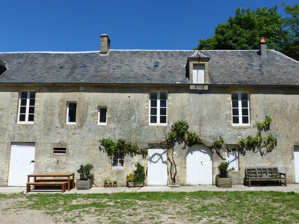 Les Escuries, dépendances du Château Apartment in Normandy