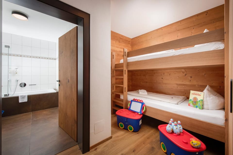 Bathroom, Photo of the whole room, Bedroom, bunk bed