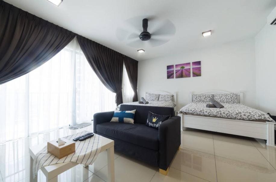 Studio Room next to SCCC at Trefoil Setia Alam for 2-4 pax Vacation rental in Selangor, Malaysia