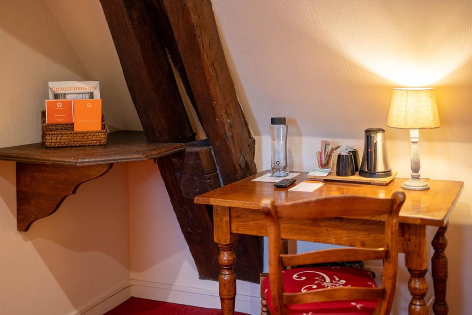 Coffee/tea facilities, hair dresser