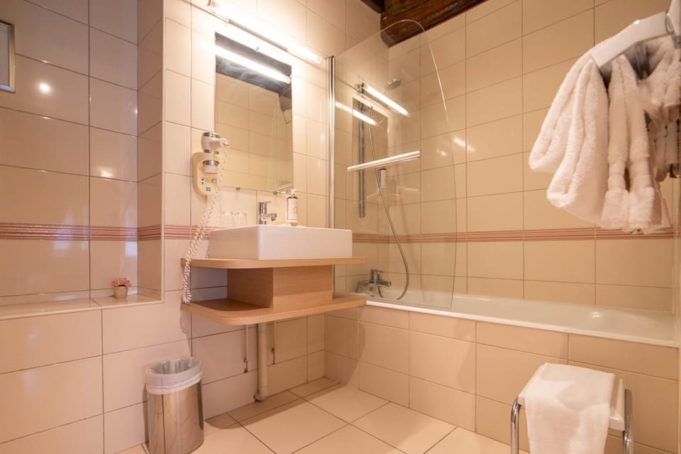 Bathroom, Bath, heating, towels