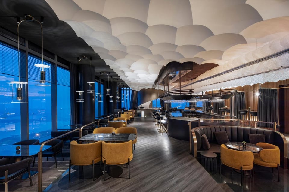 Restaurant/places to eat, Restaurant/places to eat, Lounge or bar, Lake view