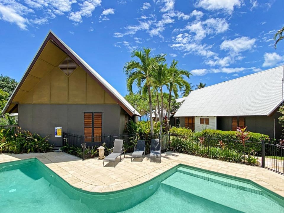 Pure Magnetic Villa 5 Villa in Yates Street