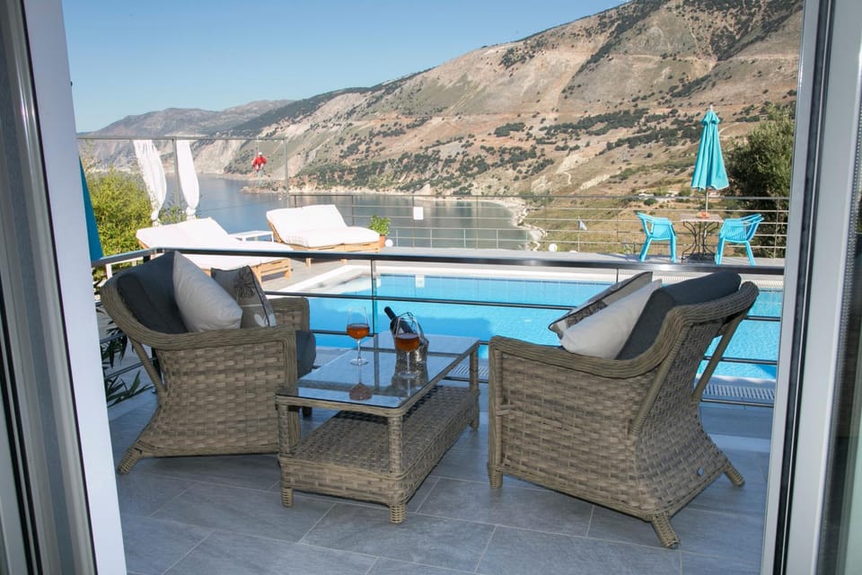 Patio, Balcony/Terrace, Pool view, Sea view