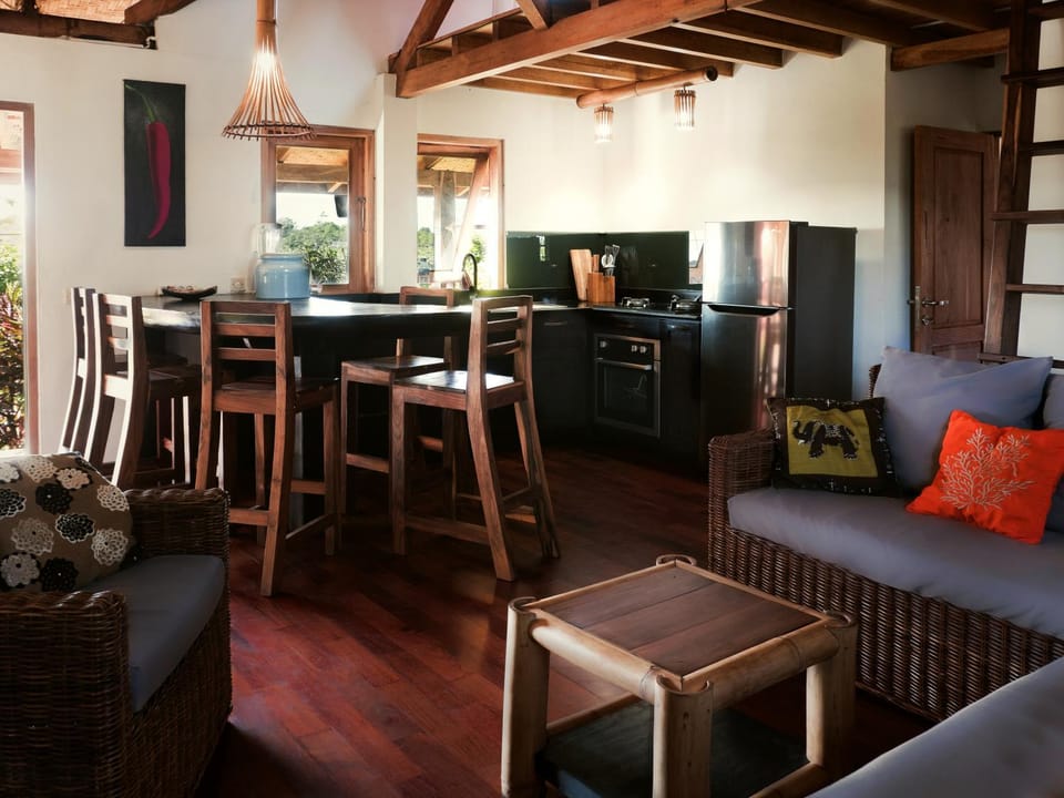 Kitchen or kitchenette, Living room, Dining area