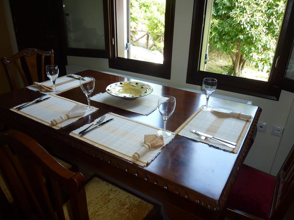 Dining area, Garden view