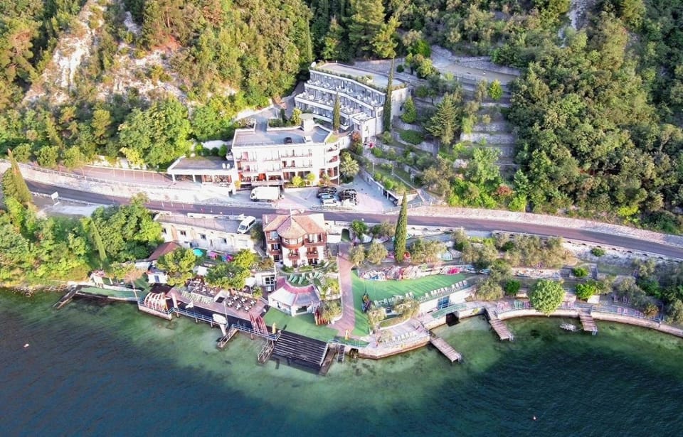 Restaurant/places to eat, Garden, Horse-riding, Minigolf, Table tennis, Balcony/Terrace, Lobby or reception, Lounge or bar, Fitness centre/facilities, Tennis court, Canoeing, Hiking, Cycling, Food, Alcoholic drinks, Non alcoholic drinks