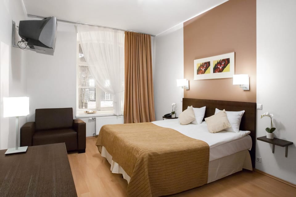 Bed, TV and multimedia
