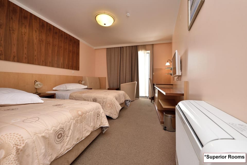 Shower, Toilet, Bathroom, TV and multimedia, Balcony/Terrace, Seating area, Bedroom