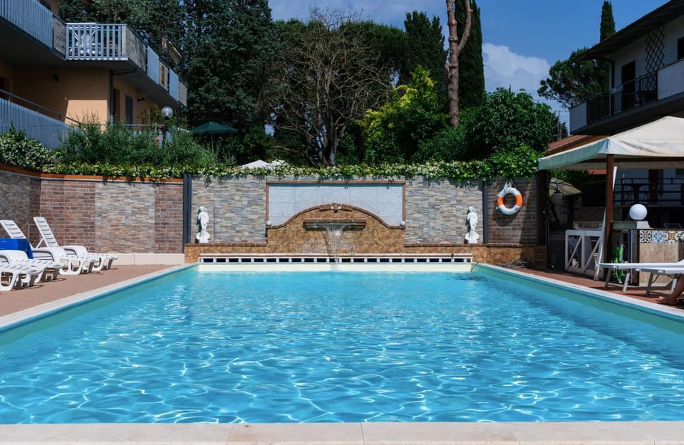 Swimming pool, Swimming pool