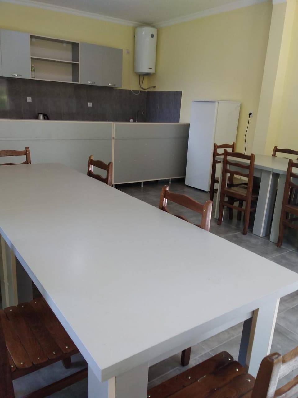 Kitchen or kitchenette, Dining area, minibar, stove