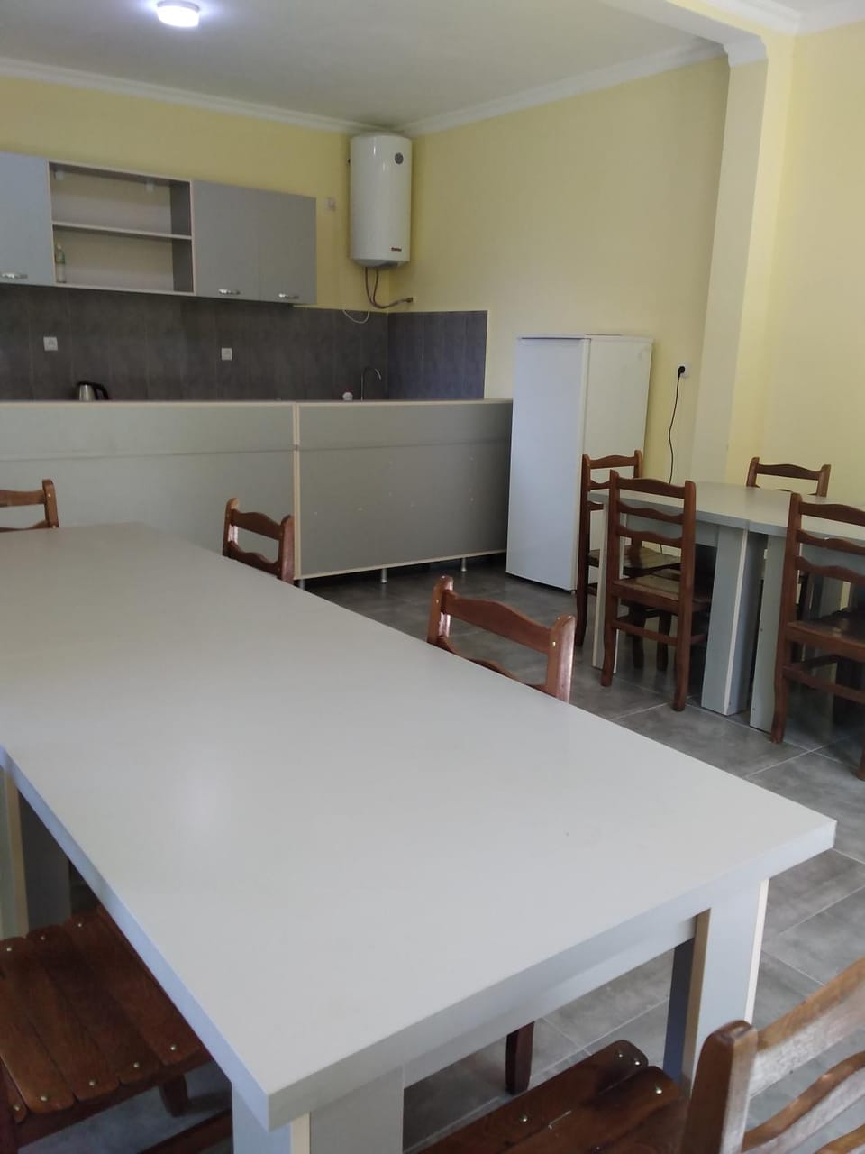 Kitchen or kitchenette, Dining area, minibar, pet friendly