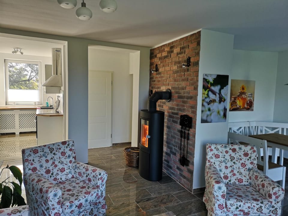 Kitchen or kitchenette, Living room, Dining area