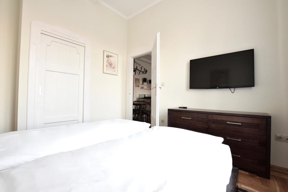 TV and multimedia, Bedroom