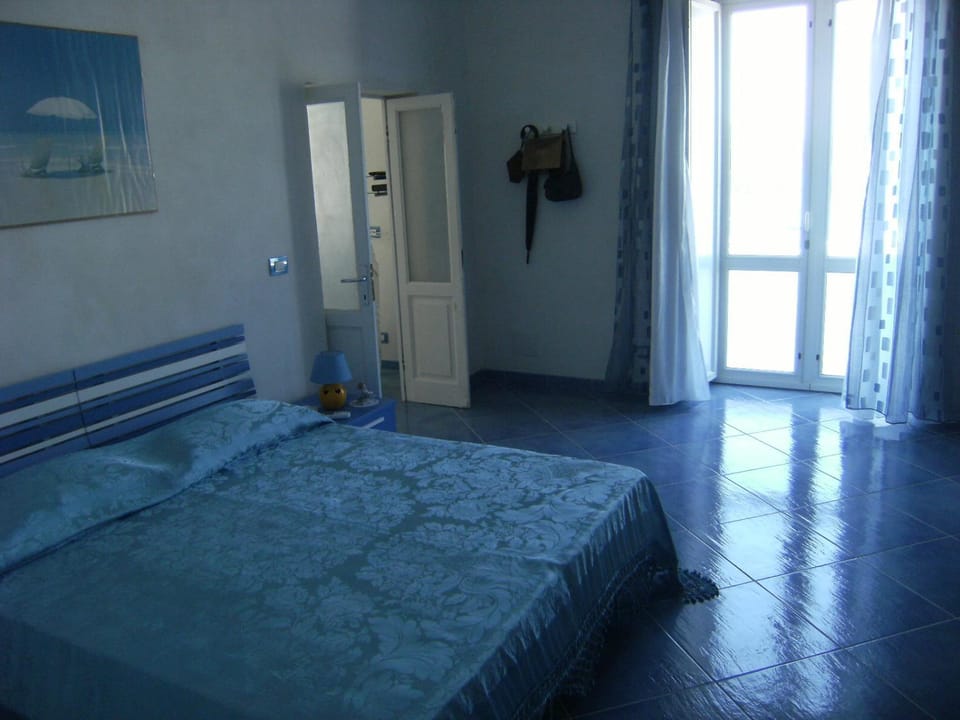 Magi - Begonia Apartment in Ponza