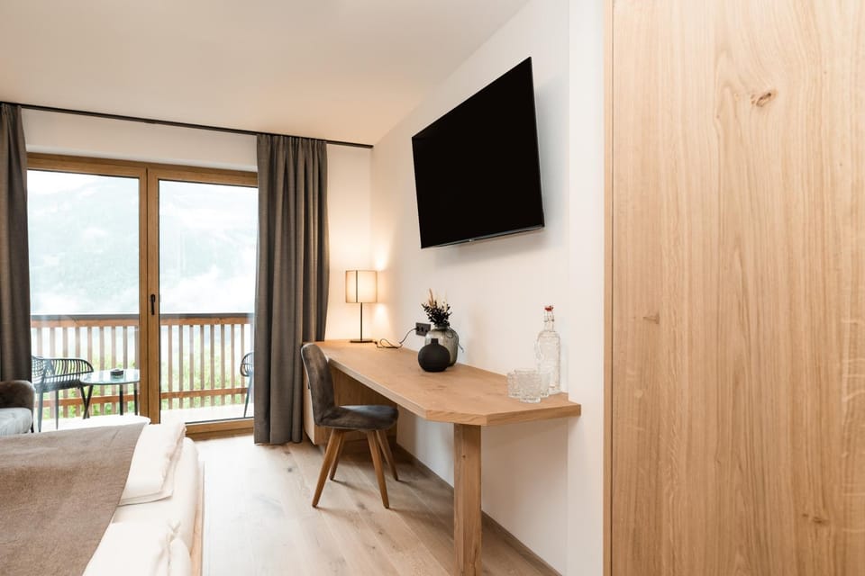 Seating area, Bedroom
