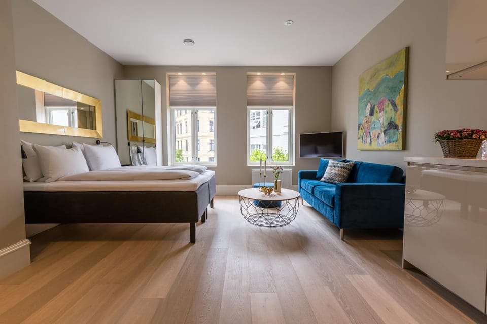 Photo of the whole room, Garden view, Quiet street view