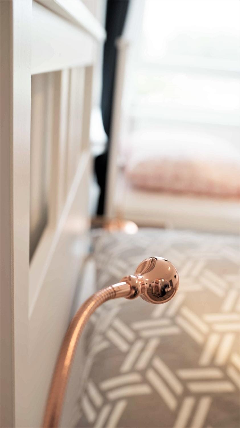 Bed, Photo of the whole room, Decorative detail