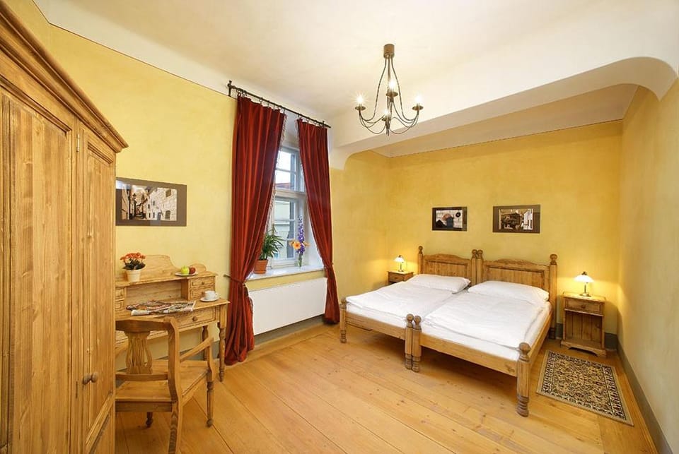 Day, Bedroom