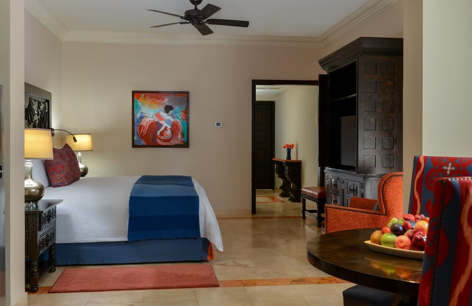 Bed, Seating area, Bedroom