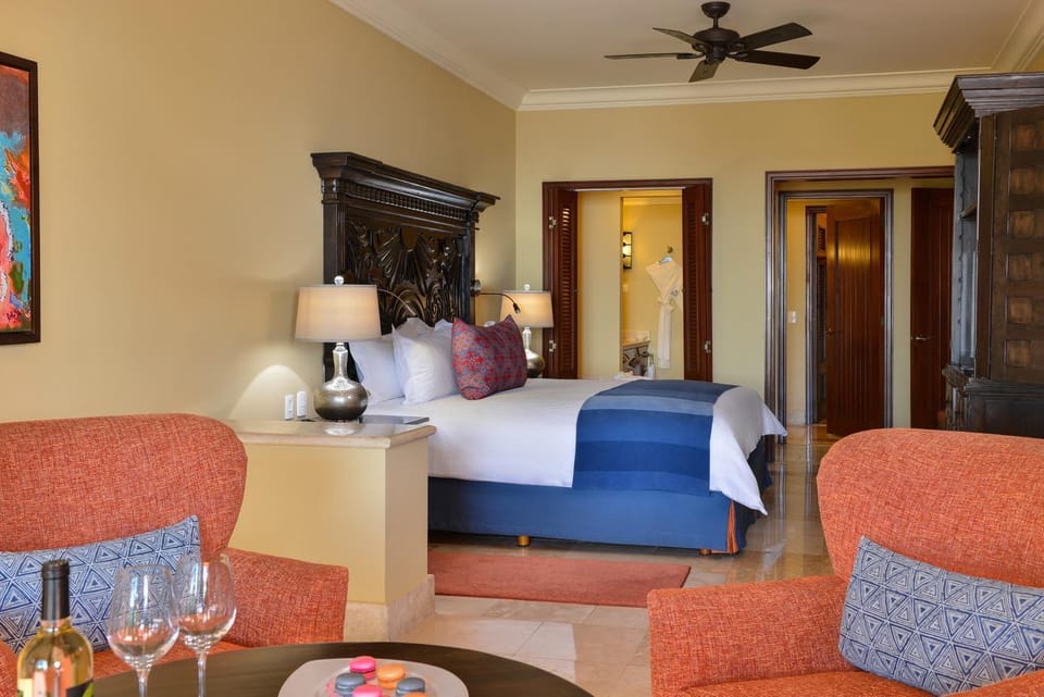 Bed, Seating area, Bedroom
