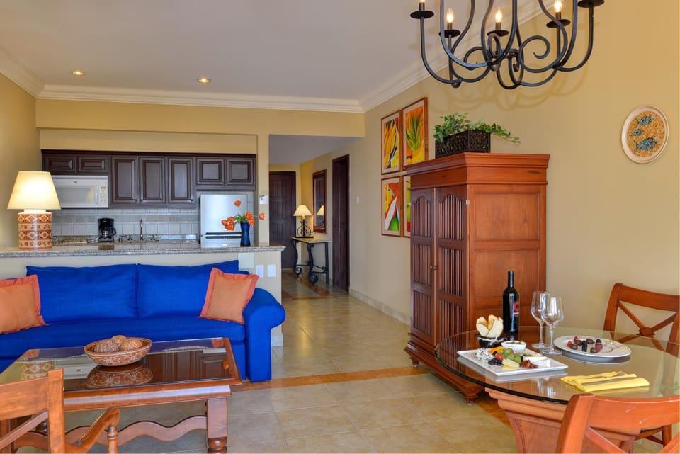 Kitchen or kitchenette, Living room, Dining area
